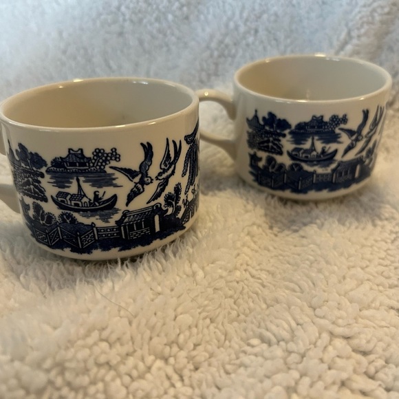 50%off w♥️ Churchill Blue Willow Pattern Made in England Tea Cups Set Of 2 - Picture 2 of 4